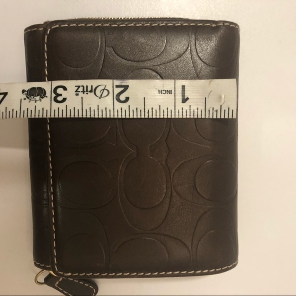 Coach brown leather embossed c compact wallet - Picture 2 of 13
